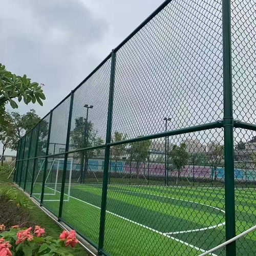 內(nèi)蒙體育館足球場(chǎng)圍網(wǎng)包安裝