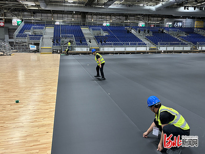 縱覽原創(chuàng)丨河北這家企業(yè)的團(tuán)隊(duì)正在巴黎為奧運(yùn)會(huì)乒乓球、籃球館鋪地板,20日完工!